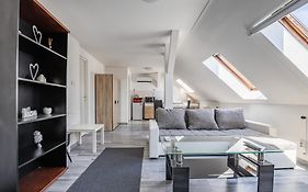 Venus Apartments - Mira Nest